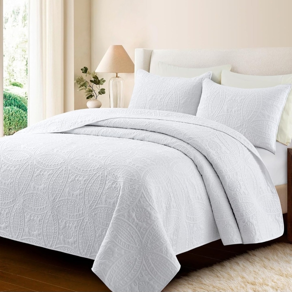 Brand New White Queen Quilt Set